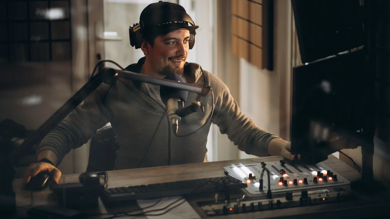 Descubra quais são os dispositivos indispensáveis para iniciar a sua rádio